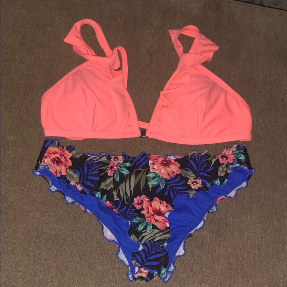 Hollister bathing suit